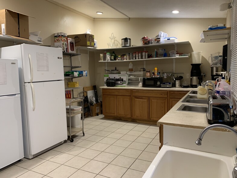 More Photos Of 1201 Hawkeye Ave SW, Le Mars Hotel For Sale