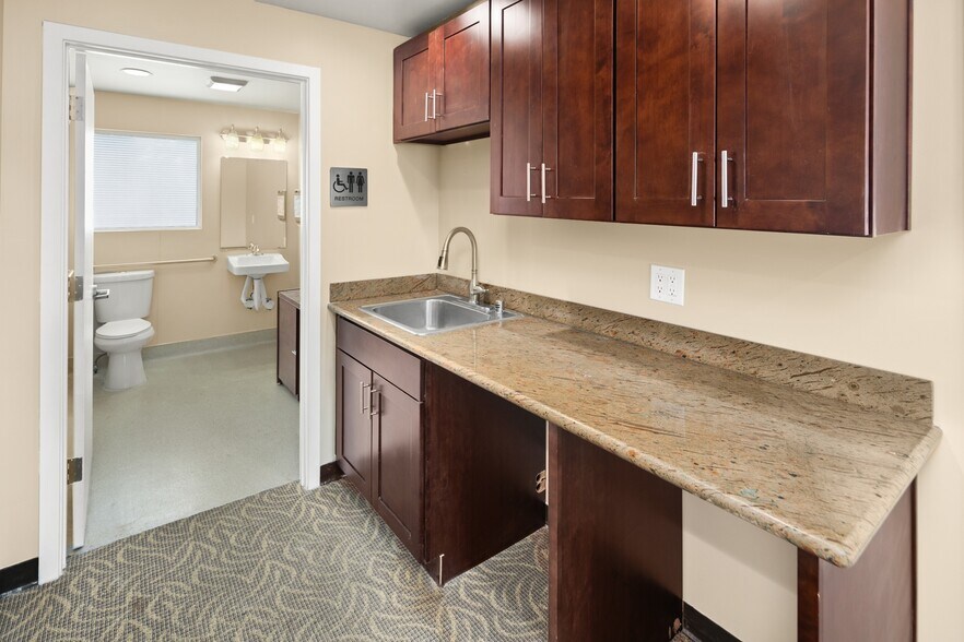 More Photos Of 19944 Ballinger Way NE, Shoreline Office For Sale