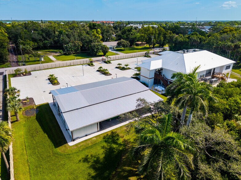 More Photos Of 6901 Hendry Creek Dr, Fort Myers Specialty For Sale