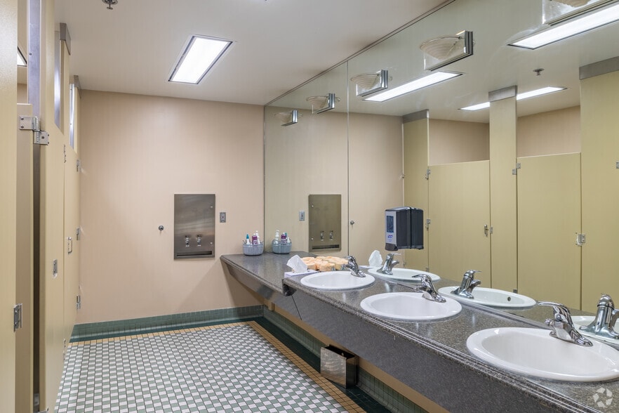 More Photos Of 3301 N Front St, Harrisburg Office For Sale