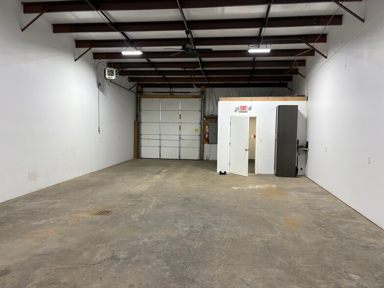 More Photos Of 151 Discovery Dr, Colmar Light Distribution For Lease