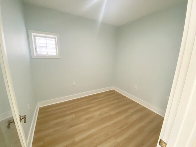 More Photos Of 1326 Asbury Ave, Ocean City Storefront Retail Residential For Lease