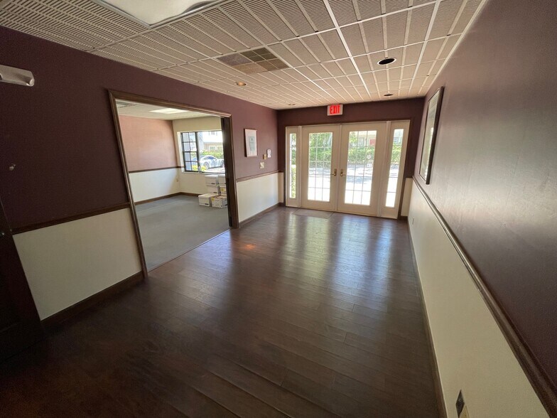 More Photos Of 1006 Grove St, Clearwater Office Residential For Sale