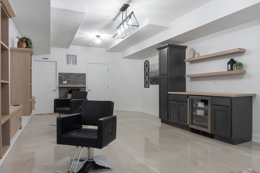 More Photos Of 38091 Euclid Ave, Willoughby Storefront Retail Residential For Sale