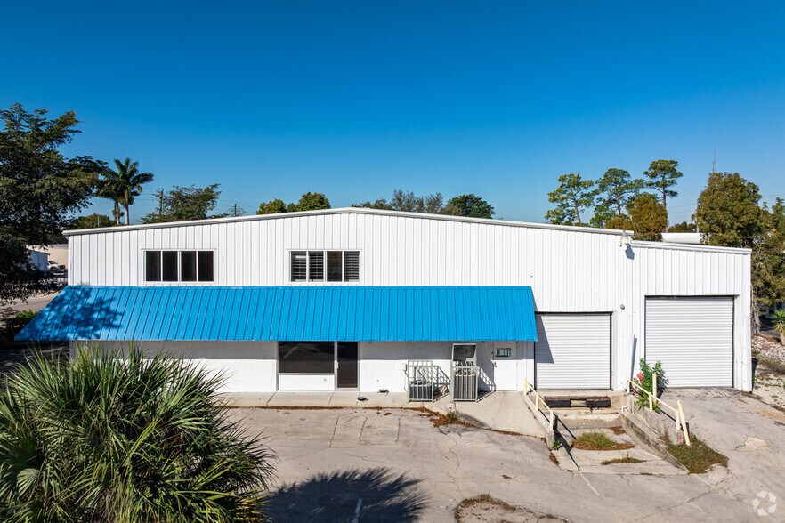 More Photos Of 2221 Corporation Blvd, Naples Light Manufacturing For Sale