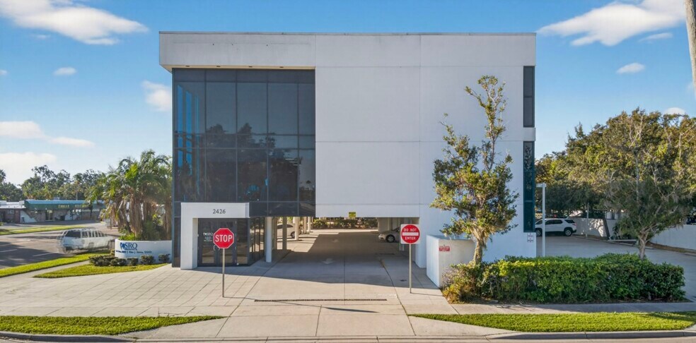 More Photos Of 2426 S Tamiami Trl, Sarasota Medical For Sale