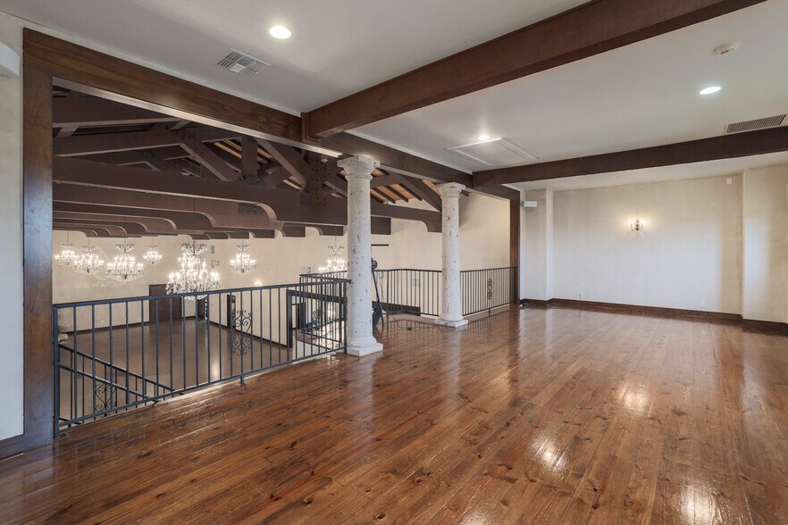 More Photos Of 2550 Bell Springs Rd, Dripping Springs Lodge Meeting Hall For Sale