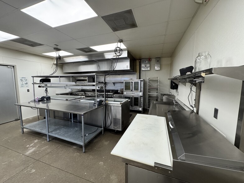 More Photos Of 20390 N M 52, Chelsea Restaurant For Lease