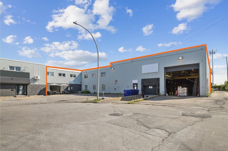 More Photos Of 561-563 Rue Lindbergh, Laval Warehouse For Sale