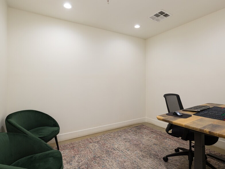 More Photos Of 134 Lomita St, El Segundo Office For Sale