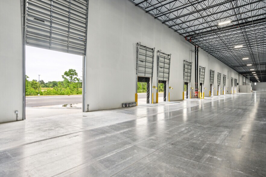 More Photos Of 420 Strathmore Rd, Summerville Unknown For Lease