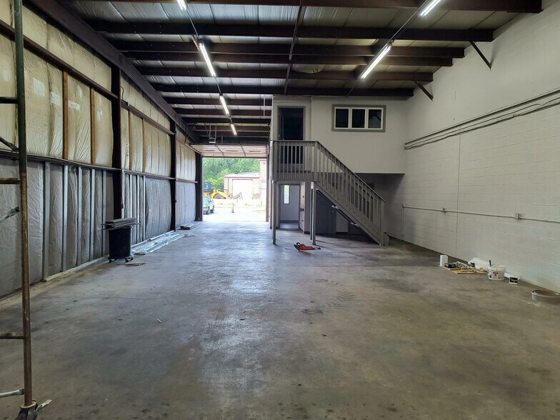 More Photos Of 645 65th Ave, Schererville Auto Repair For Lease