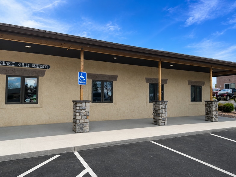 More Photos Of 325 2nd St, Monument Office For Lease
