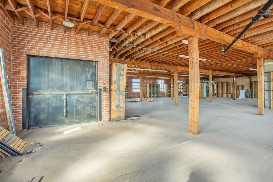 More Photos Of 706 SW 3rd St, Oklahoma City Warehouse For Sale