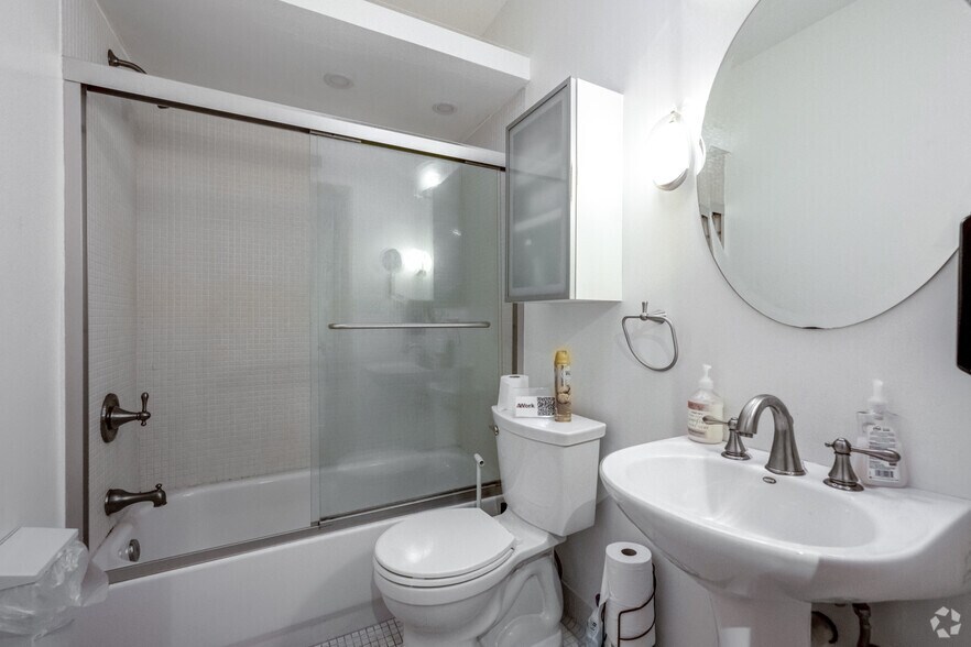 More Photos Of 4328 Farragut St, Hyattsville Loft Creative Space For Sale