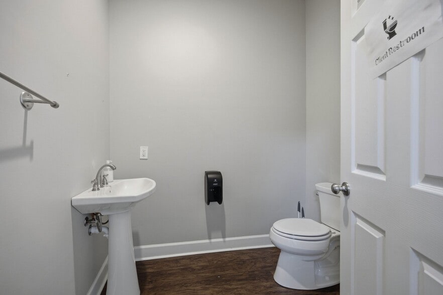 More Photos Of 7385 Applegate Ln, Chattanooga Medical For Lease