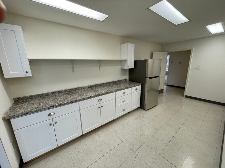 More Photos Of 1175 Obrien Dr, Menlo Park Manufacturing For Lease