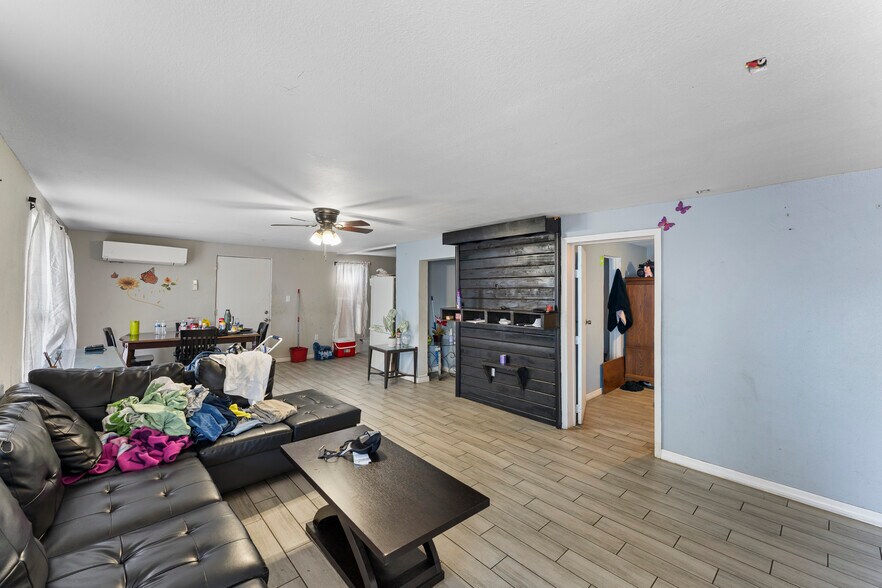 More Photos Of 5712 15th St, Bradenton Auto Dealership For Sale