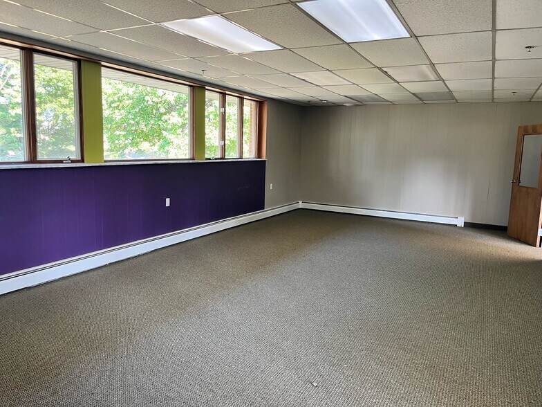 More Photos Of 400 Riverside Dr, Johnson City Specialty For Lease