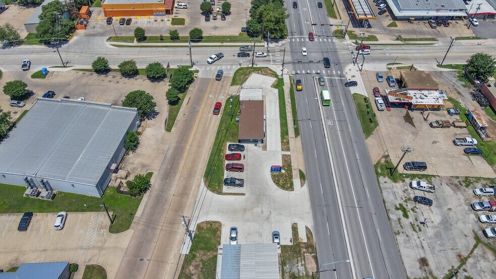 More Photos Of 1400-1402 S Texas Ave, Bryan General Retail For Sale