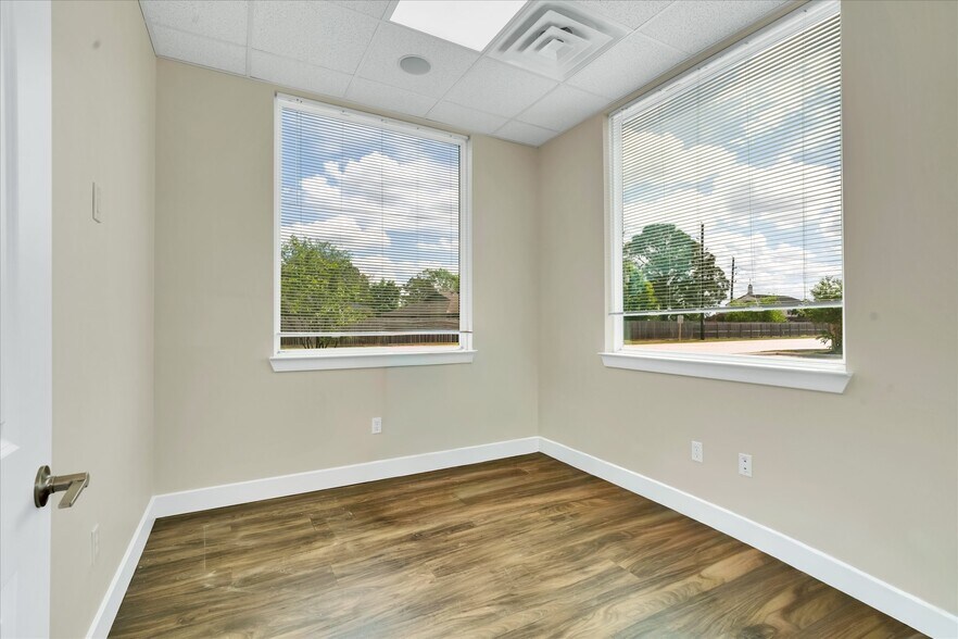 More Photos Of 3107 Elrod Rd, Katy Unknown For Lease