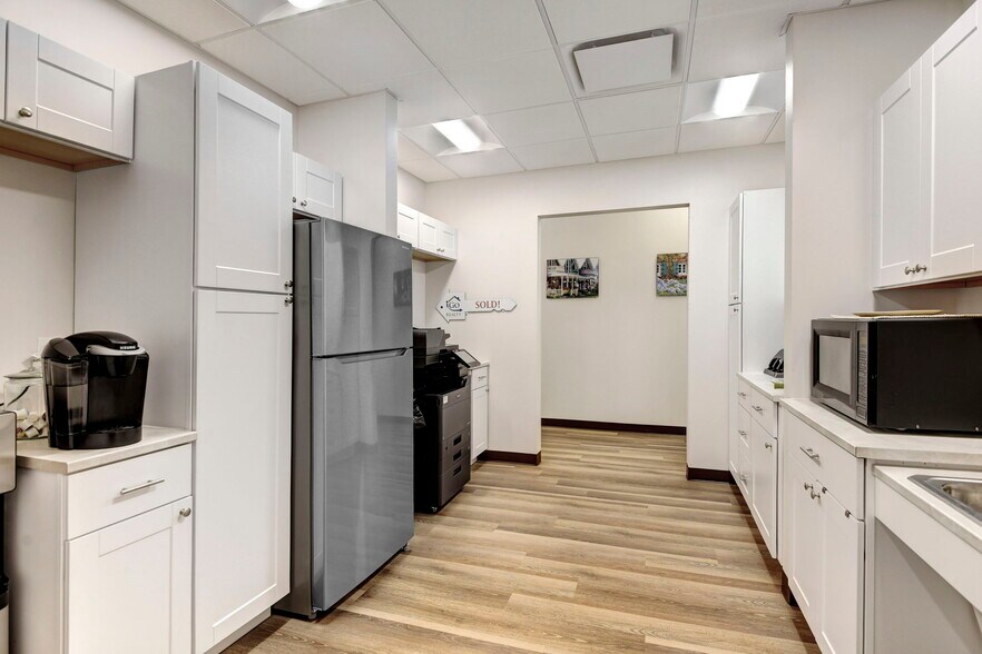 More Photos Of 10250 Idalia St, Commerce City Office For Lease