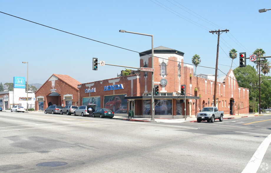 Primary Photo Of 138-144 S Glendale Ave, Glendale Unknown For Lease