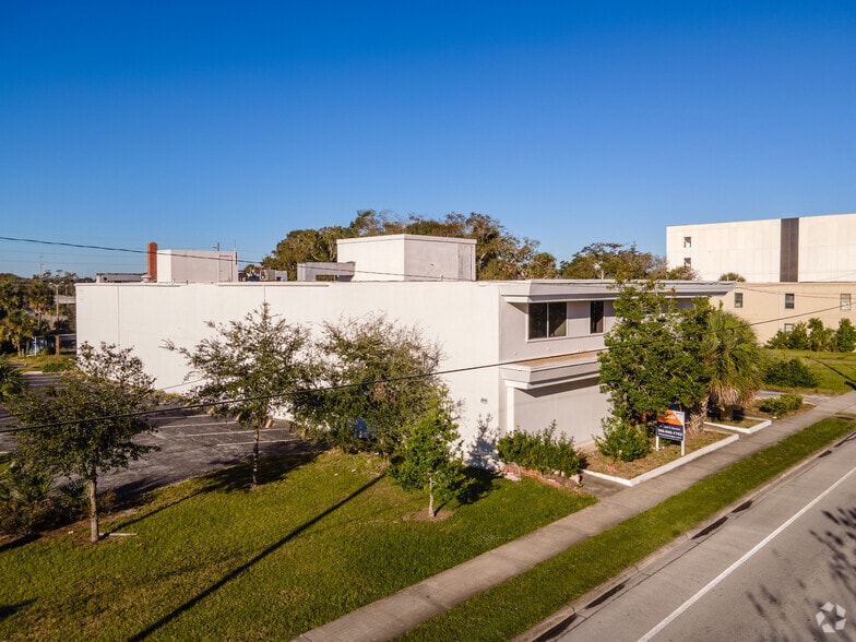 More Photos Of 228 N Ridgewood Ave, Daytona Beach Office Residential For Sale