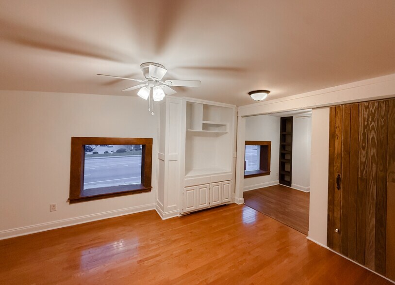 More Photos Of 130 E Dekalb St, Camden Auto Repair For Sale