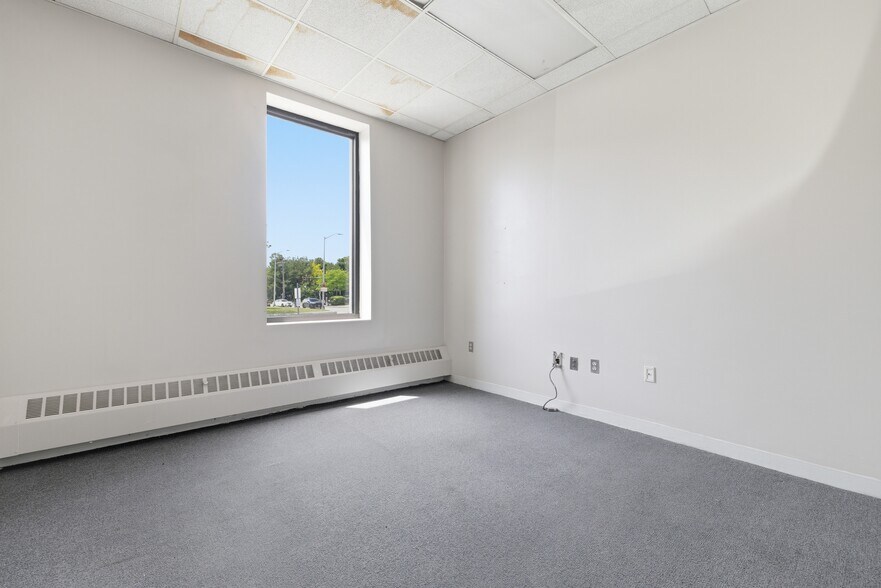 More Photos Of 32 Belmont St, Brockton Office For Lease