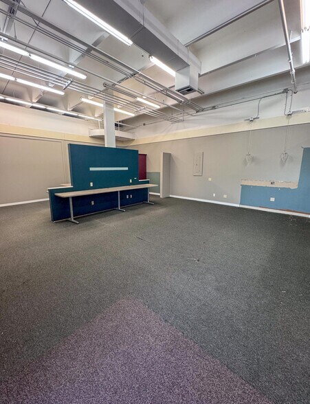 More Photos Of 2002 2nd St SW, Rochester Storefront Retail Office For Sale