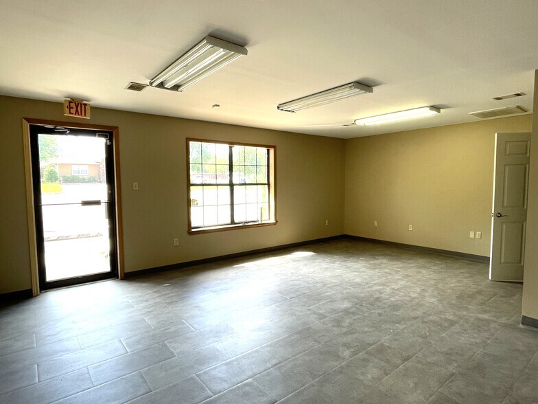 More Photos Of 220 N Phoenix Ave, Russellville Medical For Sale
