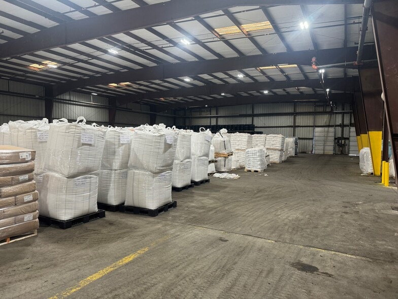 More Photos Of 700 W 1st St, Birdsboro Warehouse For Sale