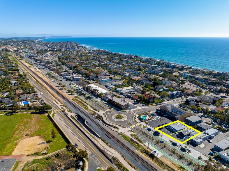 More Photos Of 422 N Coast Highway 101, Encinitas Storefront For Lease