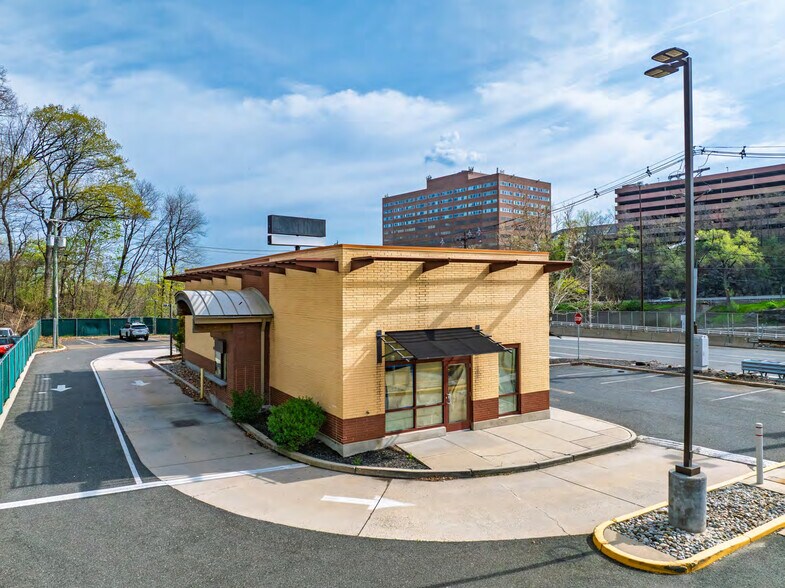 More Photos Of 2215 State Route 4, Fort Lee Land For Lease
