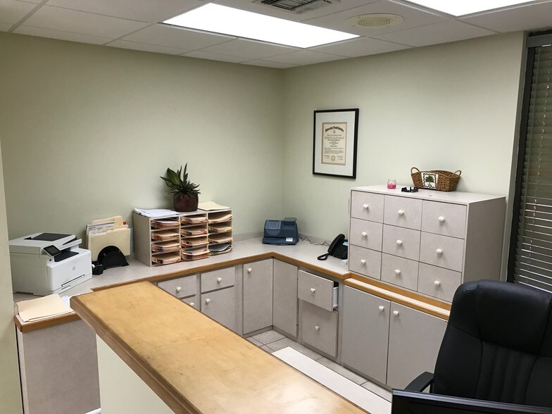 More Photos Of 900 SE Ocean Blvd, Stuart Medical For Lease