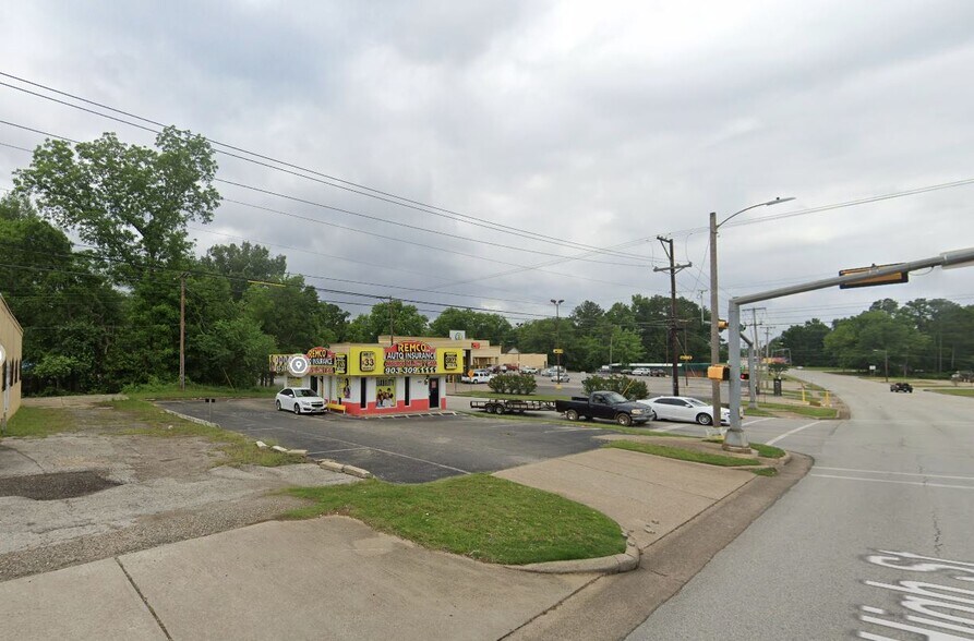 More Photos Of 1734 S High St, Longview Storefront Retail Office For Lease