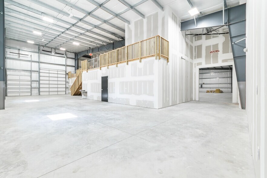 More Photos Of 3558 Masters Rd, Jacksonville Warehouse For Lease