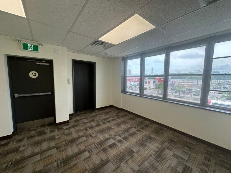 More Photos Of 1296 Carling Ave, Ottawa Office For Lease