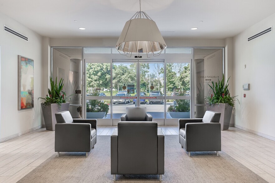 More Photos Of 6010 Hidden Valley Rd, Carlsbad Medical For Lease