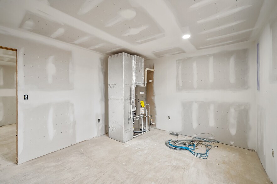 More Photos Of 114 W Church St, Marion Office Residential For Sale