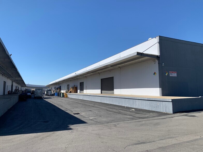 More Photos Of 3550 Tyburn St, Los Angeles Warehouse For Lease