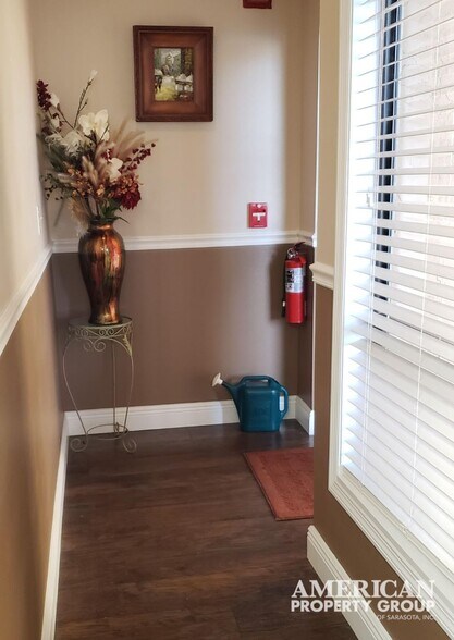 More Photos Of 2831 Ringling Blvd, Sarasota Office For Sale