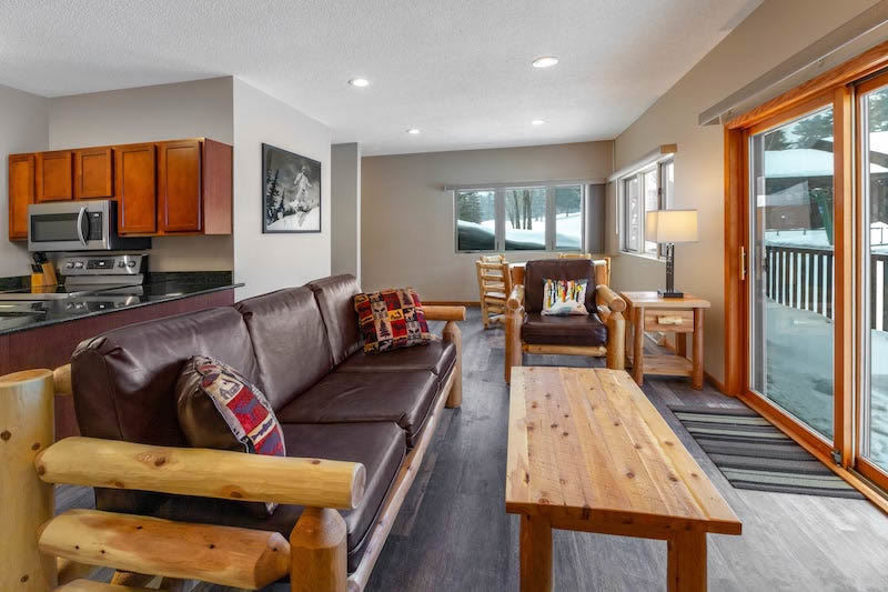 More Photos Of N3332 Pine Mountain Rd, Iron Mountain Hotel For Sale