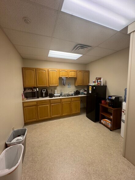 More Photos Of 200 Brush Run Rd, Delmont Office For Lease