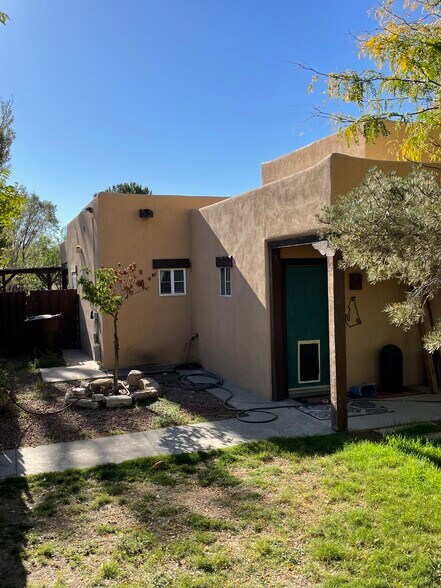 More Photos Of 1804 E College Blvd, Roswell General Retail For Sale