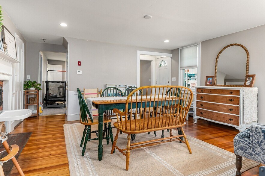 More Photos Of 22-26 School St, Merrimac Office For Sale