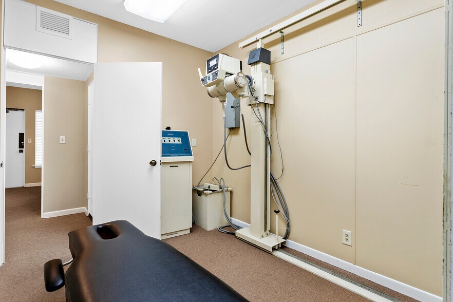 More Photos Of 3231 Waring Ct, Oceanside Medical For Sale