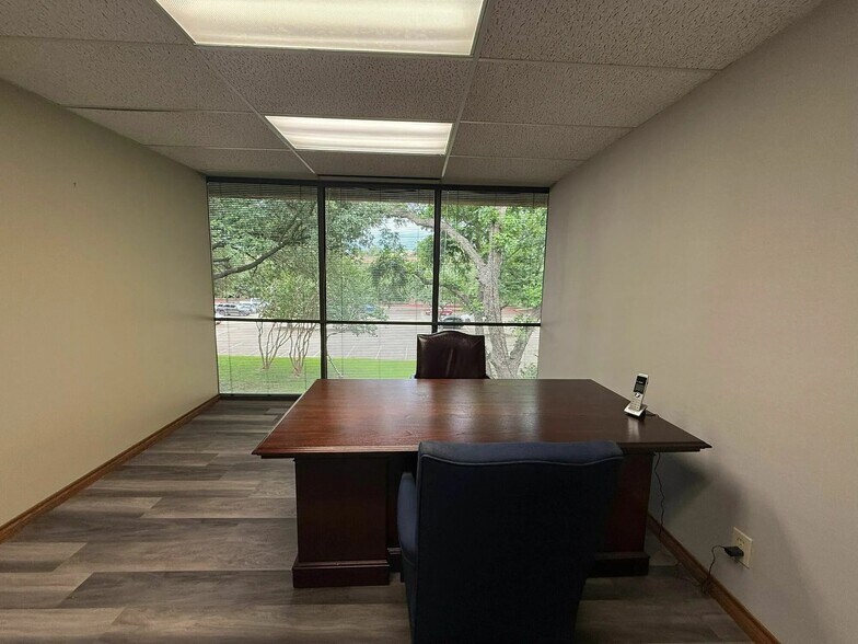 More Photos Of 8330-8350 Meadow Rd, Dallas Office For Sale