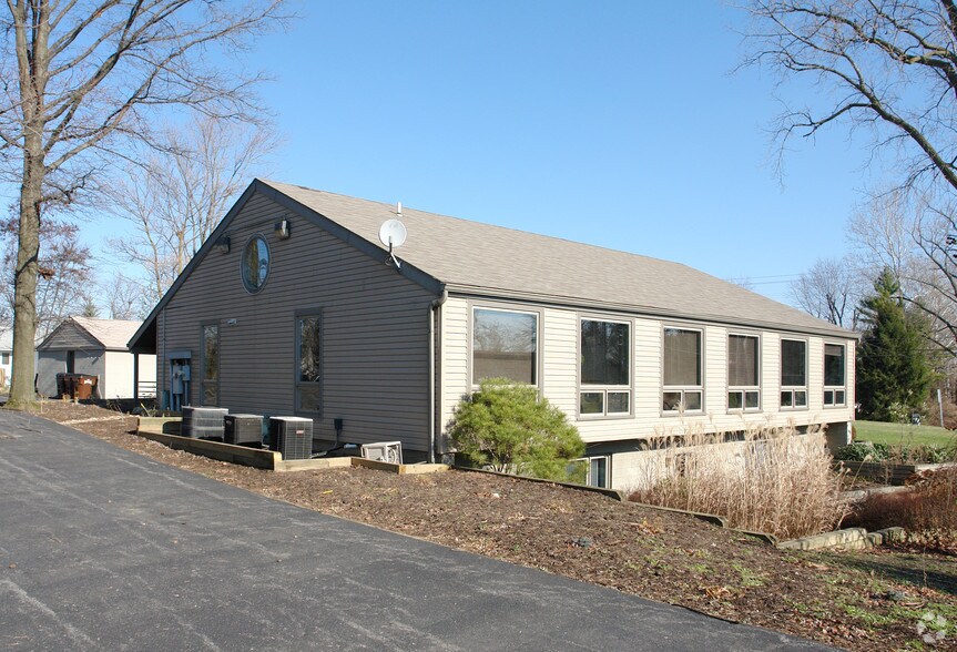 More Photos Of 4589 Kenny Rd, Columbus Office For Lease